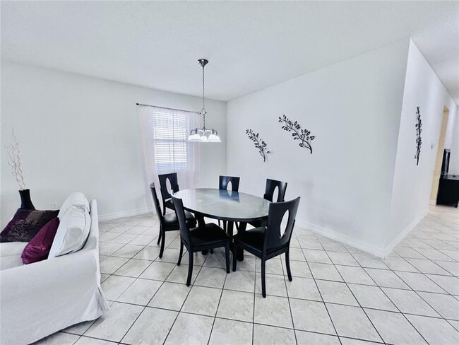 Foto del edificio - 4708 Ruby Red Ln