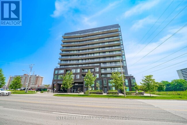 Building Photo - 3237-3237 Bayview Ave