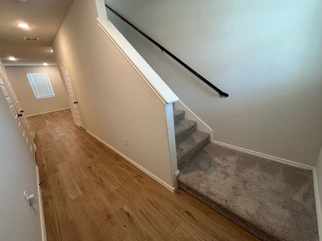 Building Photo - ***Beautiful  3 bedroom, 2 bathroom home***
