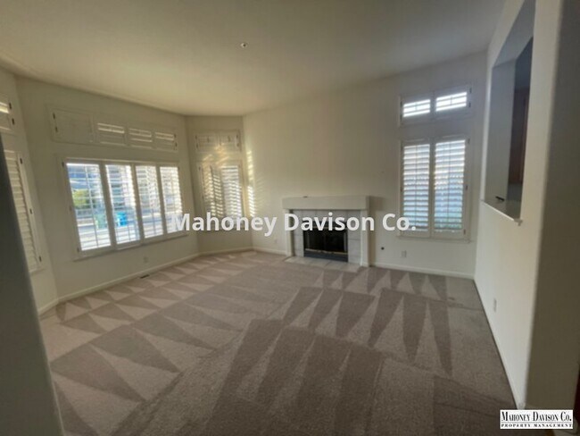 Foto del edificio - 3 bdrm/2 bath, 1870 sqft, blt. in 1998, be...