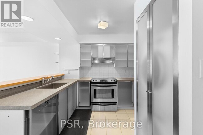 Photo du bâtiment - 801 King St W