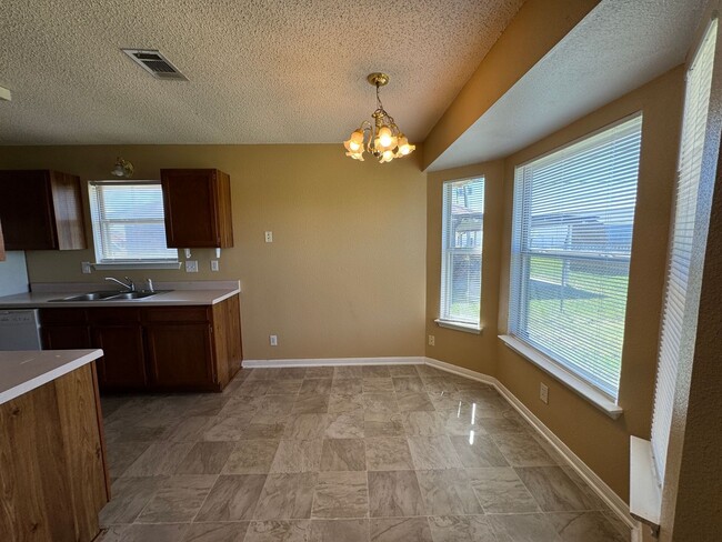 Building Photo - 3509 Christie Dr