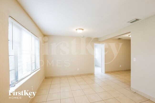 Foto del edificio - 1501 NW 89th St