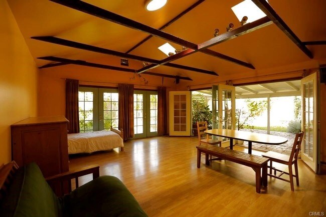 Interior Photo - 827 20th St