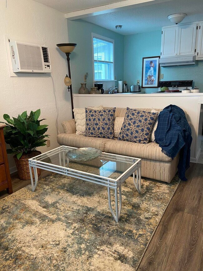 Foto del edificio - 913 Madeline Ave