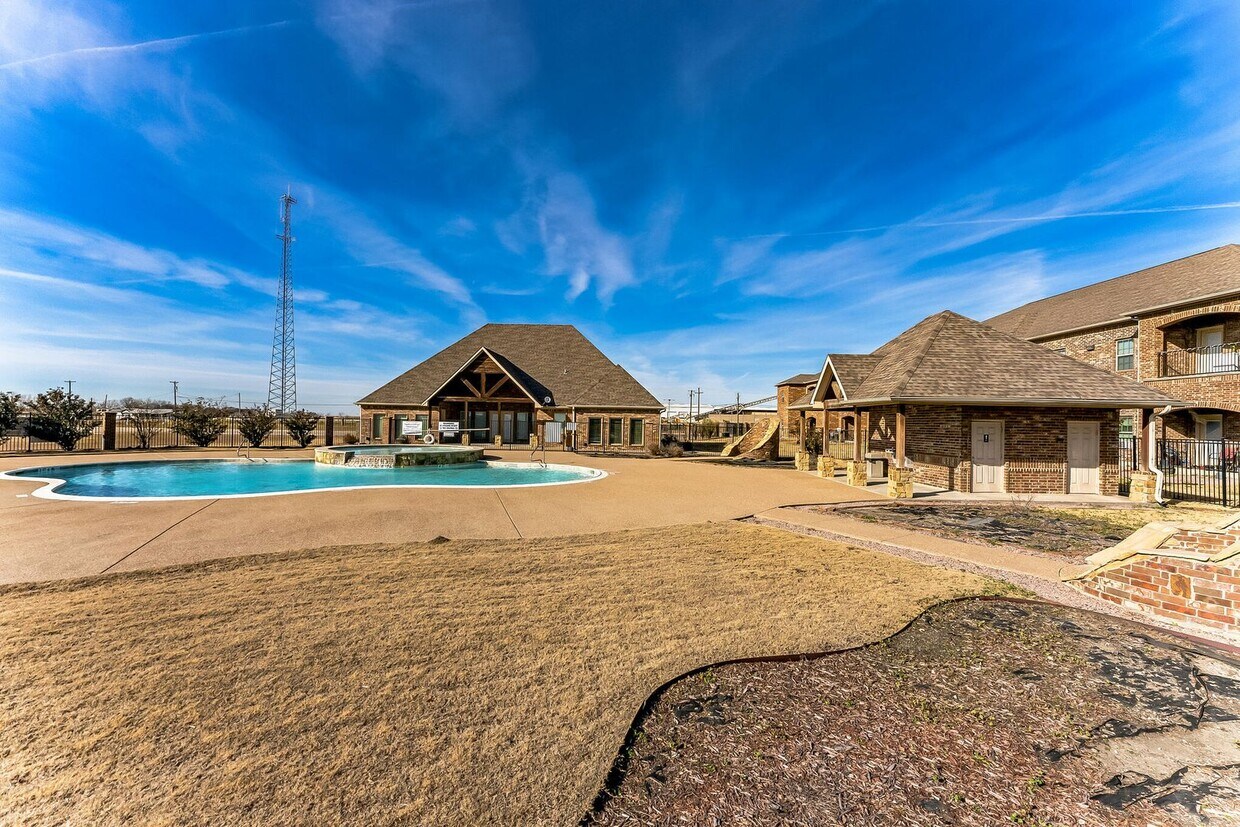 Foto del edificio - Beautiful 3 Bedroom 2 Bath Custom Apartmen...