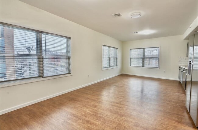 Foto del edificio - 143 Zabriskie St