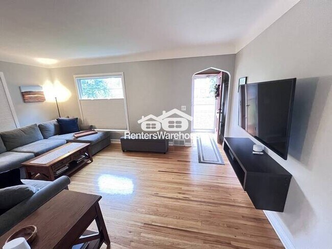 Building Photo - 3BD 3BA SINGLE FAMILY HOME IN MINNEAPOLIS!