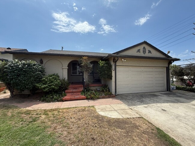 Building Photo - Stever Court-3 bed 2 bath in Culver City cul-de-sac!