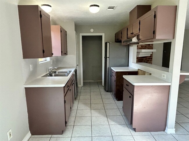 Building Photo - 607 La Riviera Cir