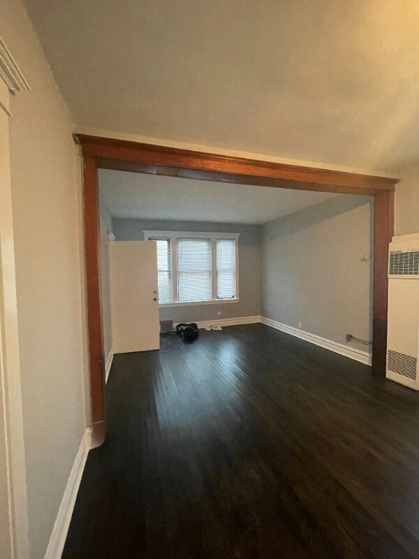 Building Photo - 5501 W Wrightwood Ave