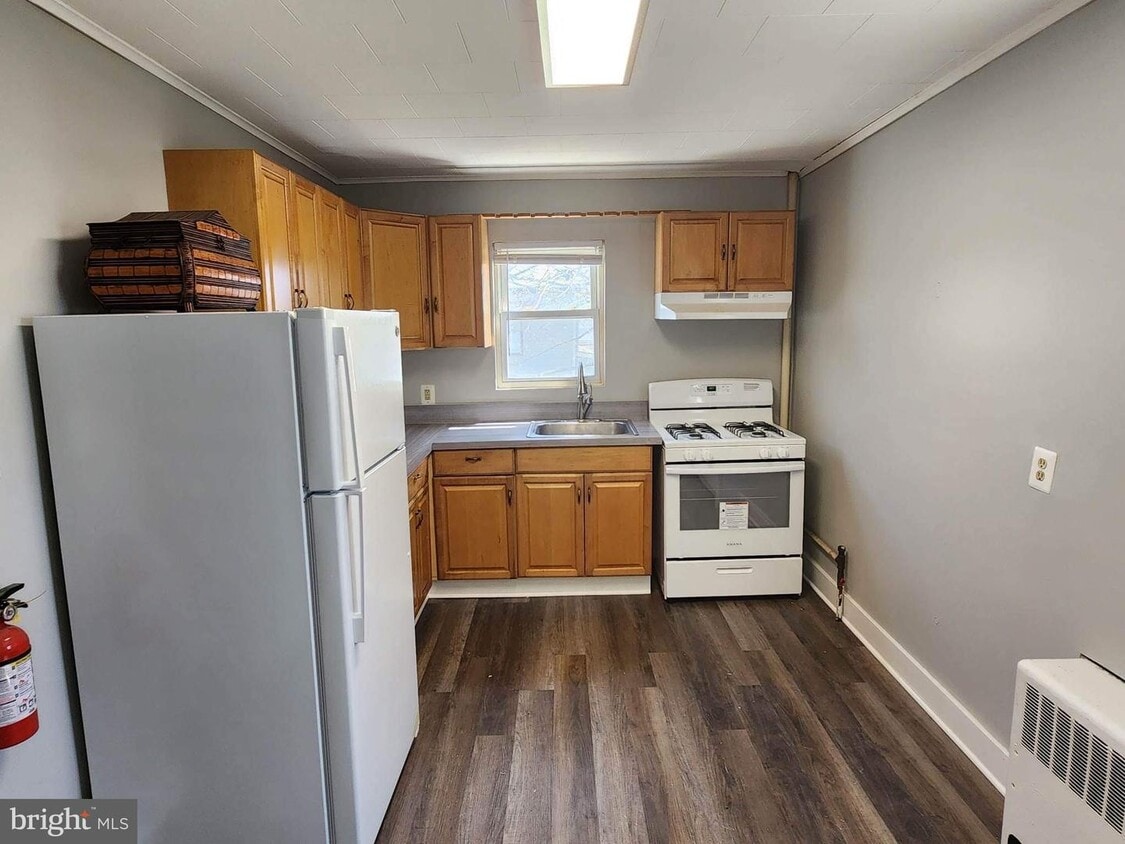 412414 Powell St, Gloucester City, NJ 08030 House Rental in