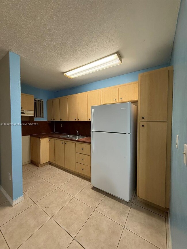 Foto del edificio - 1525 NW 19th Terrace
