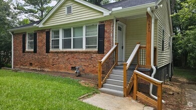 Building Photo - 1830 Meadow Ln