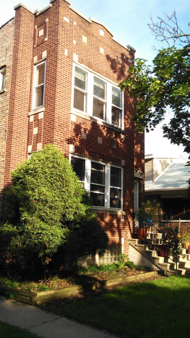 Foto del edificio - 624 Elgin Ave