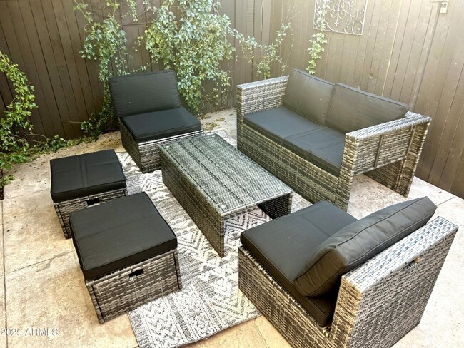 Building Photo - 3046 N 32nd St