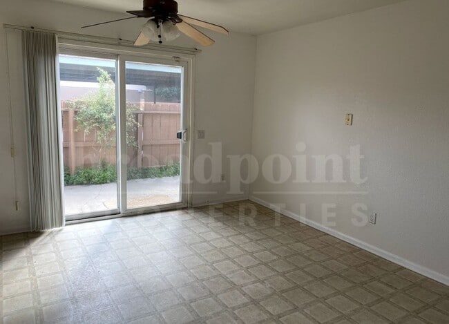 Foto del edificio - 1124 N Broadway