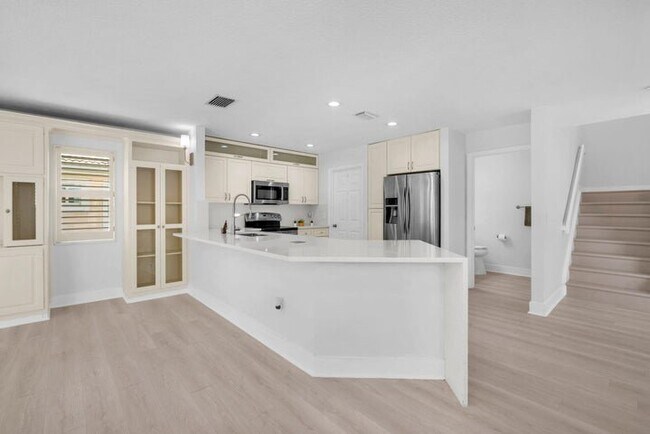 Building Photo - 1343 Lake Breeze Dr