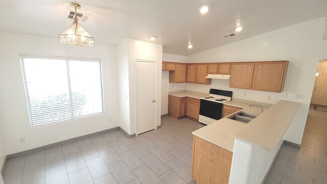 Building Photo - Gilbert Power Ranch