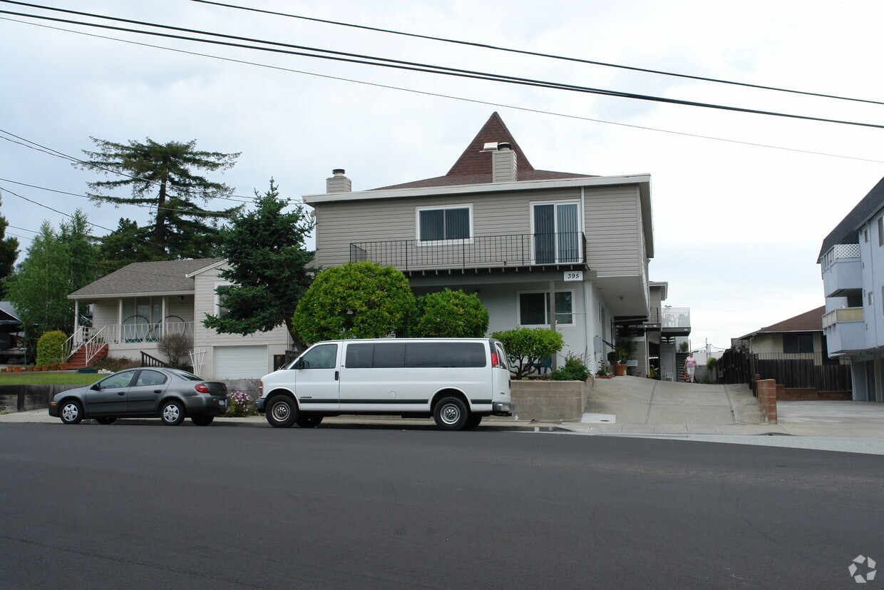 Foto del edificio - 395 Laurel St