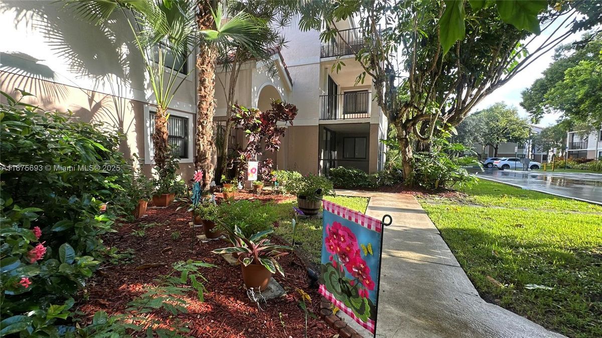 Building Photo - 10111 W Sunrise Blvd