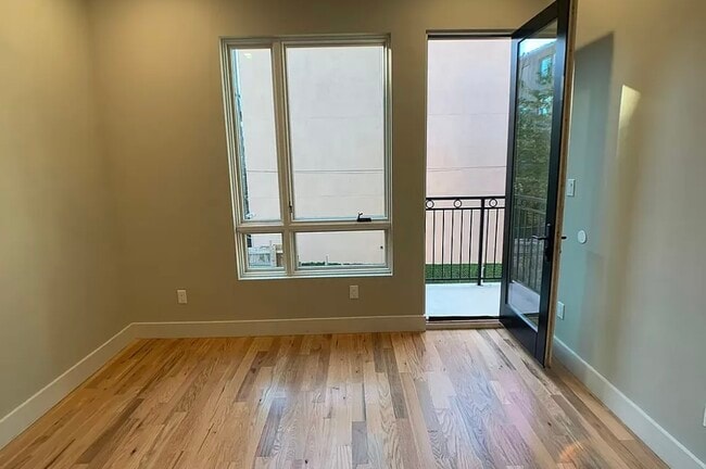 Foto del edificio - 151 Stanhope St