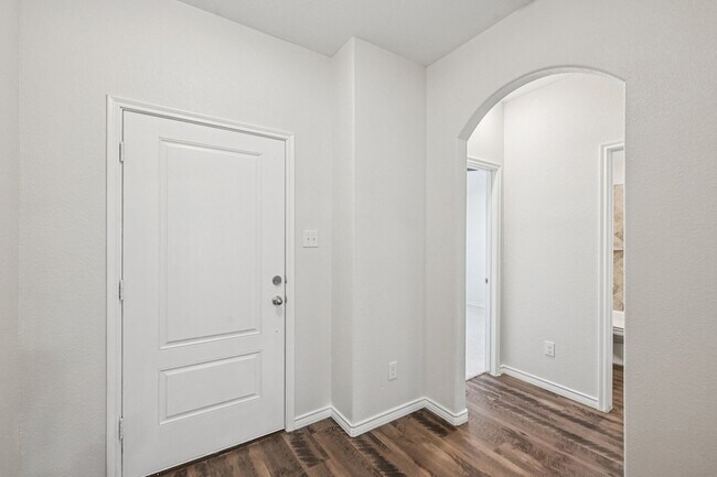 Foto del edificio - 609 Bassett Hall Rd