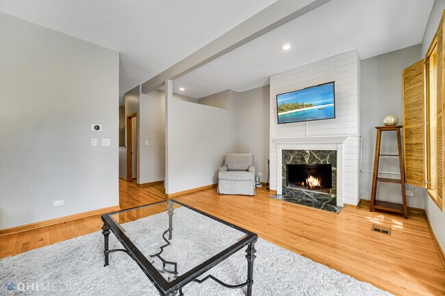 Foto del edificio - 816 W Cuyler Ave
