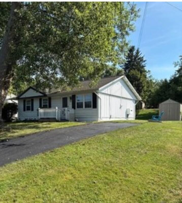 Foto principal - 125 Christopher Dr