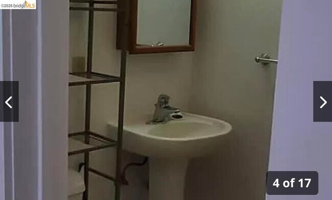 Foto del edificio - 2548 Virginia St