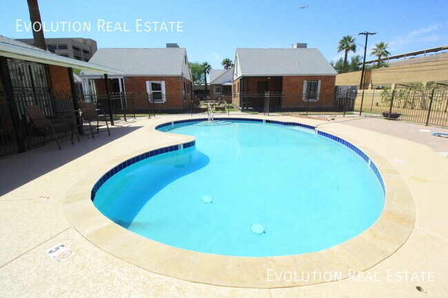 Foto del edificio - Charming 2-Bedroom Cottage in the Heart of...