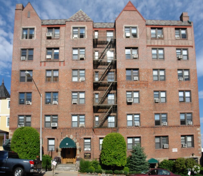 Broadway Arms Apartments Tarrytown, NY