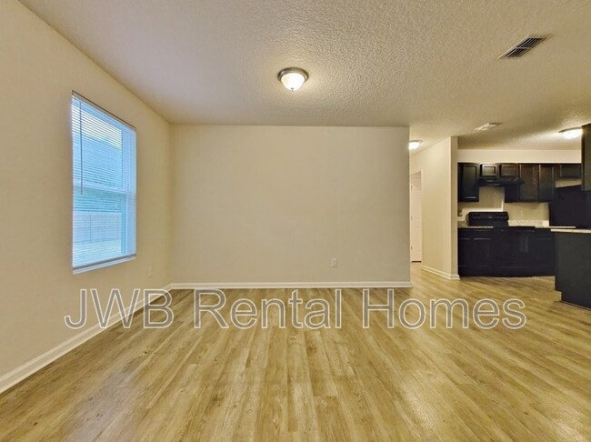 Building Photo - 810 Filmore Ln