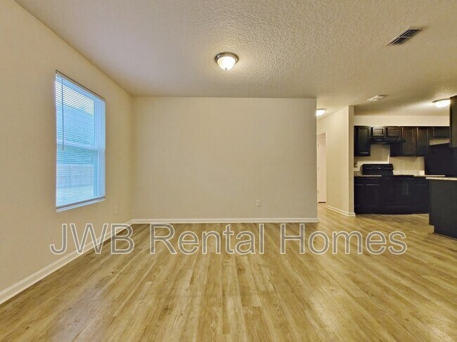 Foto del edificio - 810 Filmore Ln
