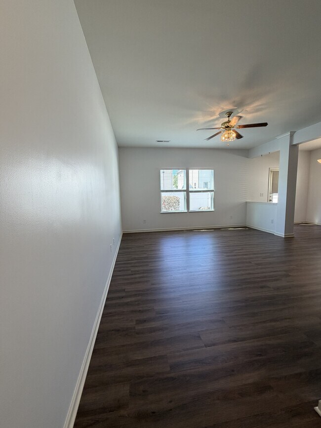 Foto del edificio - 3549 Saddlebrook Dr