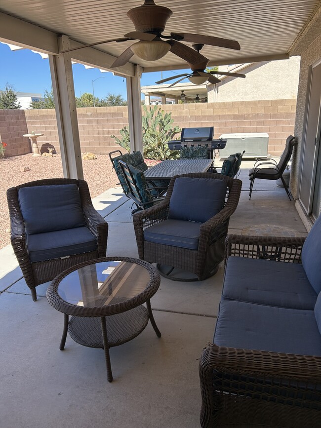 Building Photo - 4207 Oak Bay Way