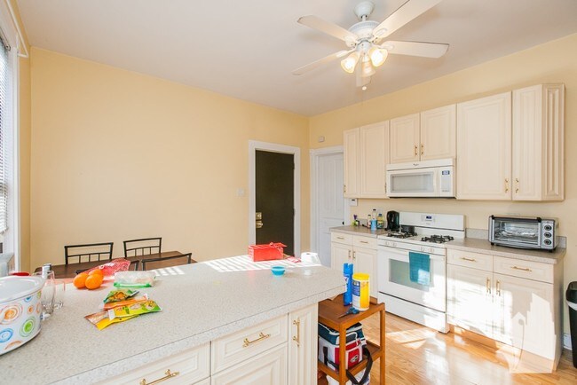 Foto del edificio - 1101 N Marshfield Ave