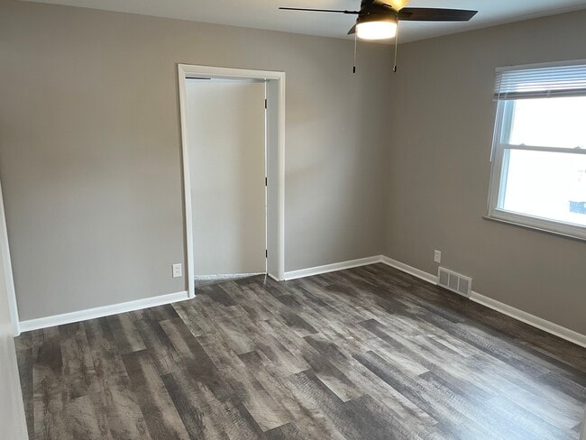Building Photo - 1727 Liberty Dr