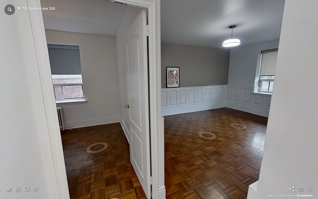 Photo du bâtiment - 710 Spadina Ave.