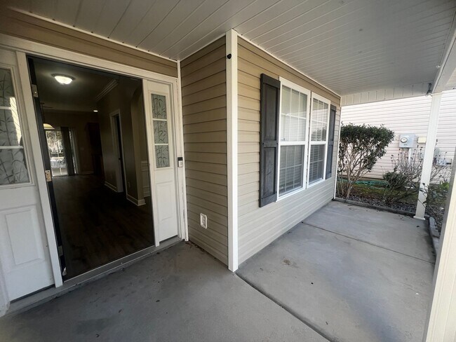 Foto del edificio - AVAILABLE NOW IN BRIGHTON WOODS!