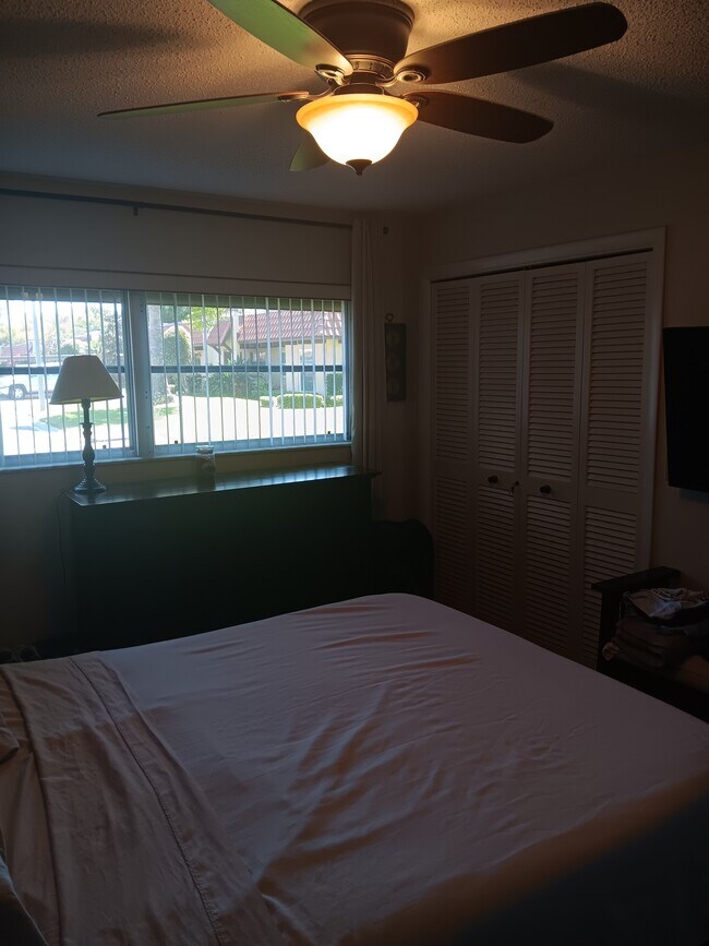 Foto del edificio - 1701 Pinehurst Rd