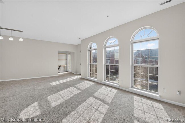 Foto del edificio - 3255 Camden Dr