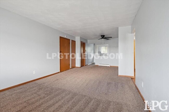 Building Photo - 3330 Arlington Ave