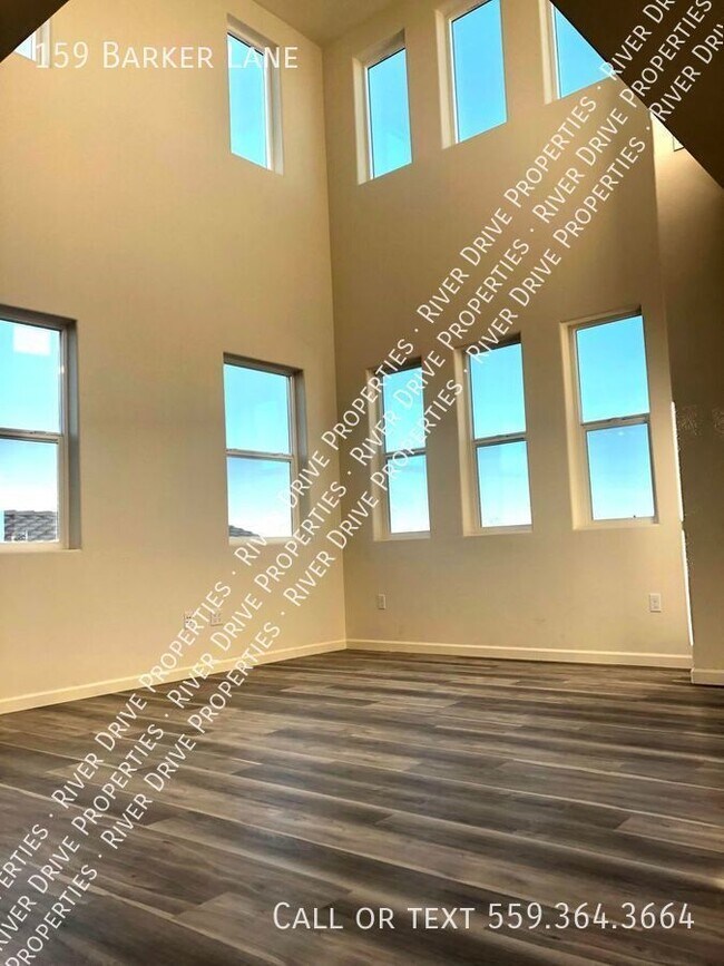 Building Photo - North Merced Beauty