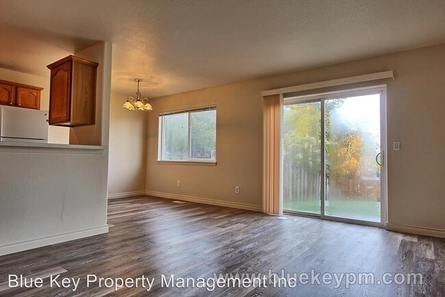 Building Photo - 3 br, 1 bath House - 7310 NE 14th Court