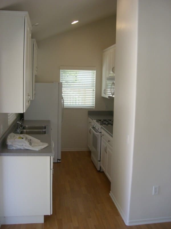 Building Photo - 318 W Pedregosa St