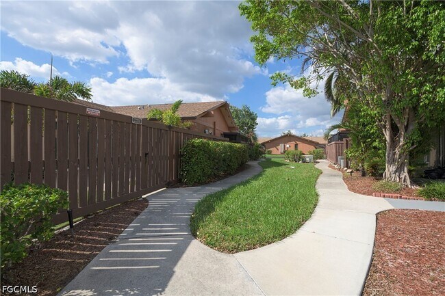 Foto del edificio - 17334 Birchwood Ln