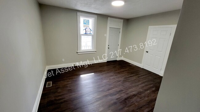 Building Photo - 4 bedroom HOUSE For Rent
