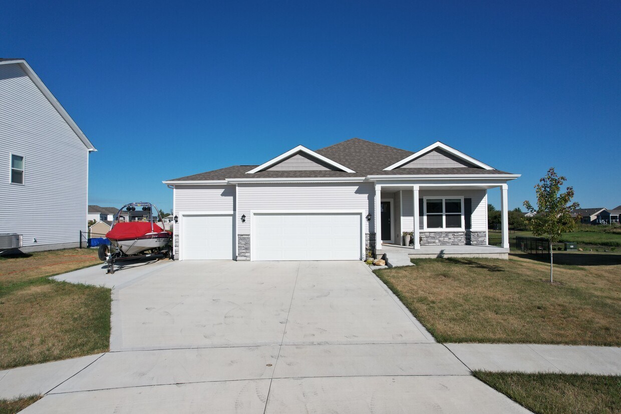 2409 NW Boulder Ridge Rd, Ankeny, IA 50023 House for Rent in Ankeny
