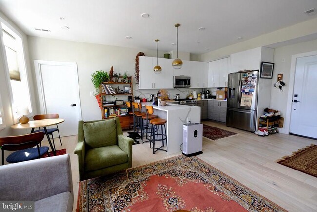 Building Photo - 1821 I St NE